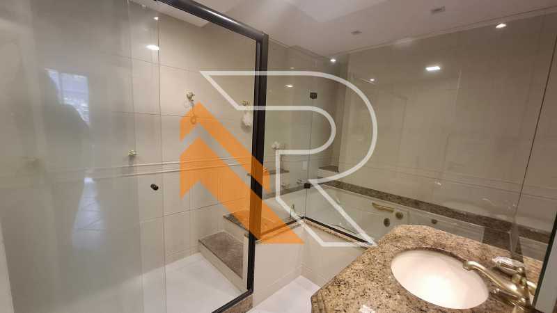 Apartamento à venda com 4 quartos, 243m² - Foto 18