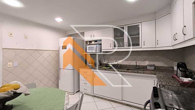 Casa de Condomínio para alugar com 5 quartos, 348m² - Foto 12