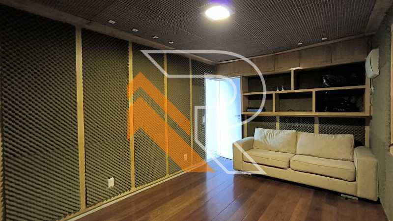 Casa de Condomínio para alugar com 5 quartos, 348m² - Foto 14