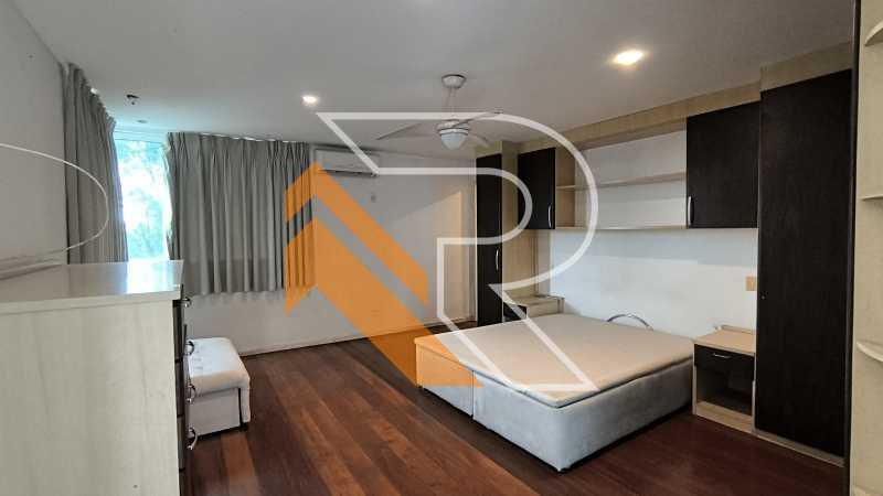 Casa de Condomínio para alugar com 5 quartos, 348m² - Foto 18