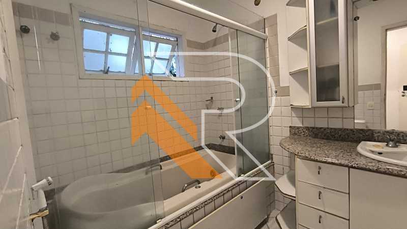 Casa de Condomínio para alugar com 5 quartos, 348m² - Foto 22