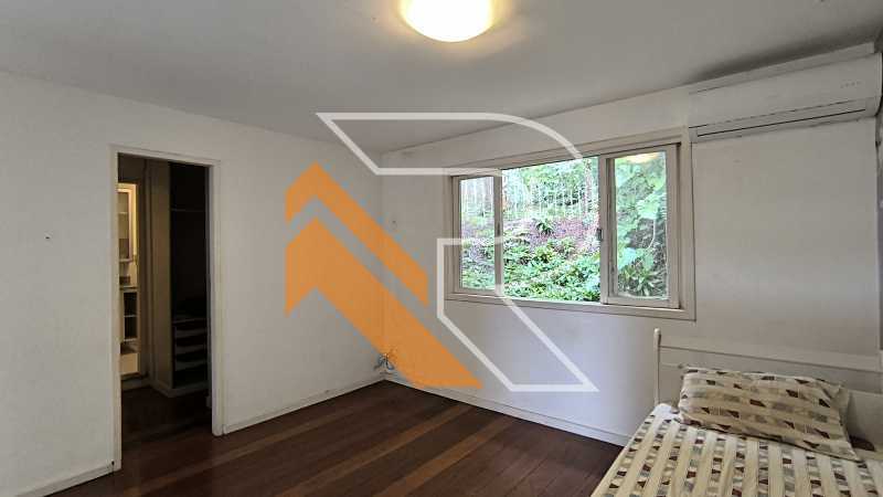 Casa de Condomínio para alugar com 5 quartos, 348m² - Foto 25