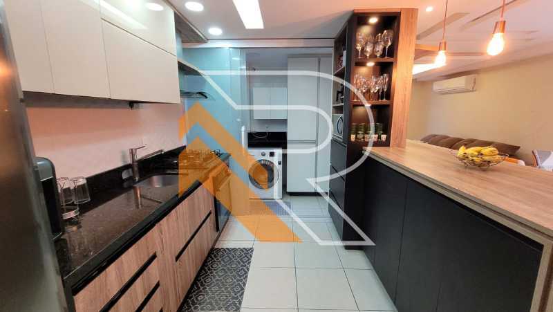 Cobertura à venda com 2 quartos, 77m² - Foto 9