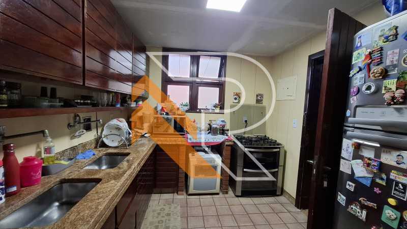 Casa de Condomínio à venda e aluguel com 4 quartos, 302m² - Foto 11