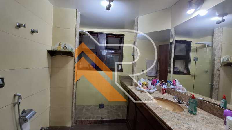 Casa de Condomínio à venda e aluguel com 4 quartos, 302m² - Foto 23