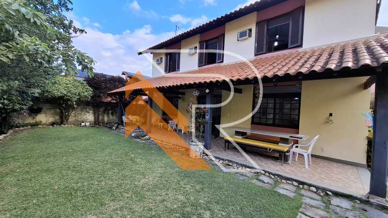 Casa de Condomínio à venda e aluguel com 4 quartos, 302m² - Foto 29