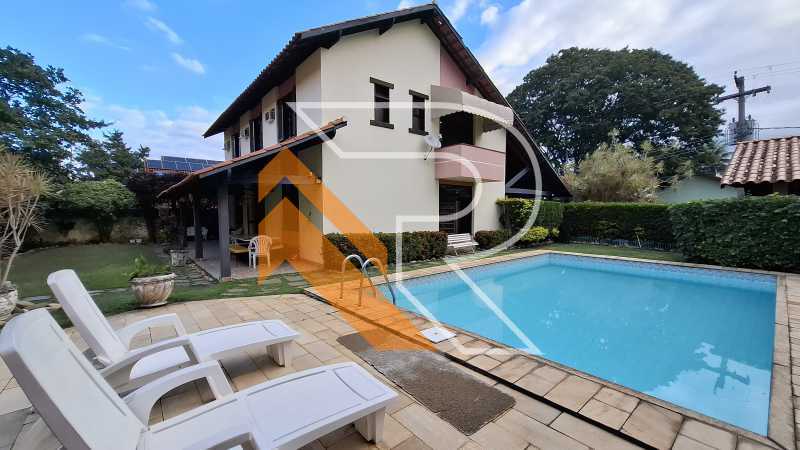 Casa de Condomínio à venda e aluguel com 4 quartos, 302m² - Foto 1