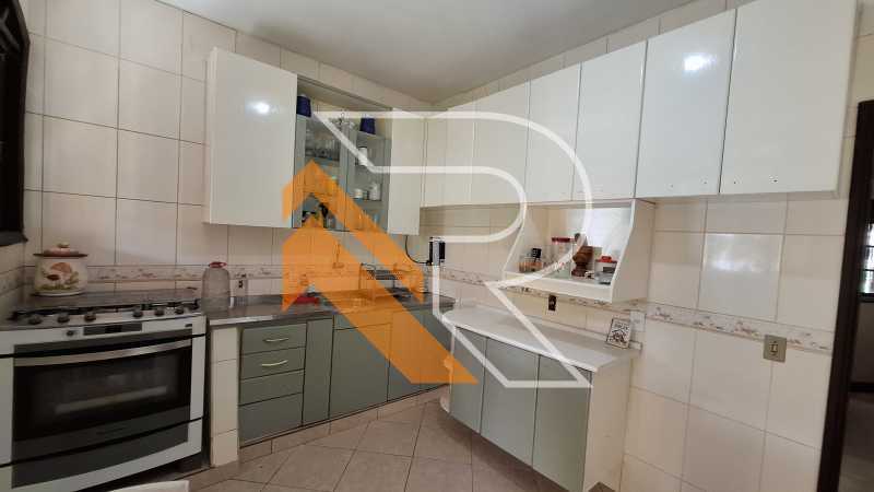 Casa à venda e aluguel com 3 quartos, 111m² - Foto 7