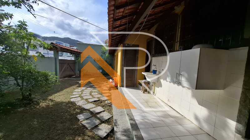 Casa à venda e aluguel com 3 quartos, 111m² - Foto 24
