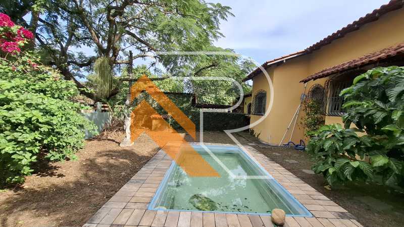 Casa à venda e aluguel com 3 quartos, 111m² - Foto 27