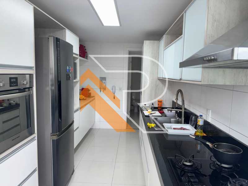 Apartamento à venda com 3 quartos, 126m² - Foto 4