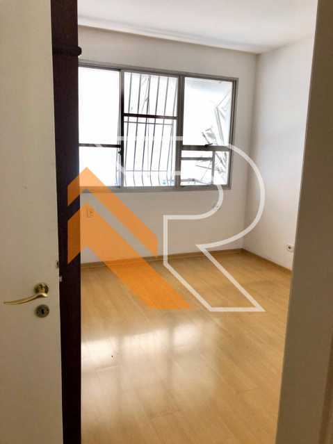 Apartamento à venda com 3 quartos, 115m² - Foto 18