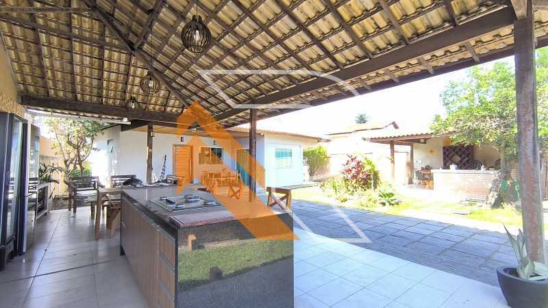 Casa à venda e aluguel com 4 quartos, 250m² - Foto 2