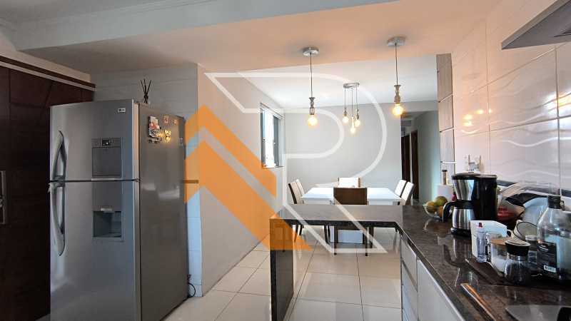 Casa à venda e aluguel com 4 quartos, 250m² - Foto 16