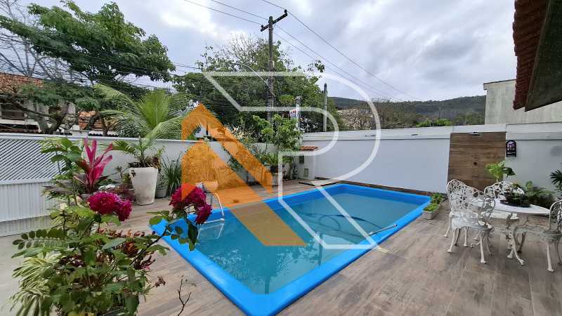 Casa à venda com 6 quartos, 274m² - Foto 1