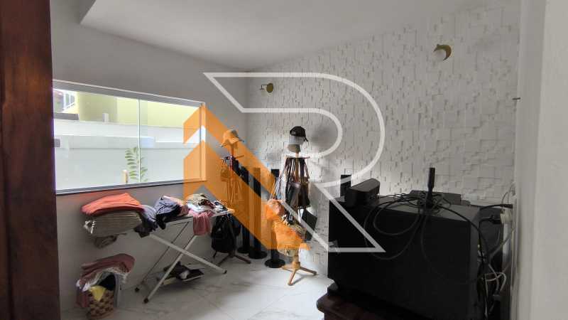 Casa à venda com 6 quartos, 274m² - Foto 7