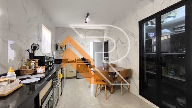Casa à venda com 6 quartos, 274m² - Foto 10