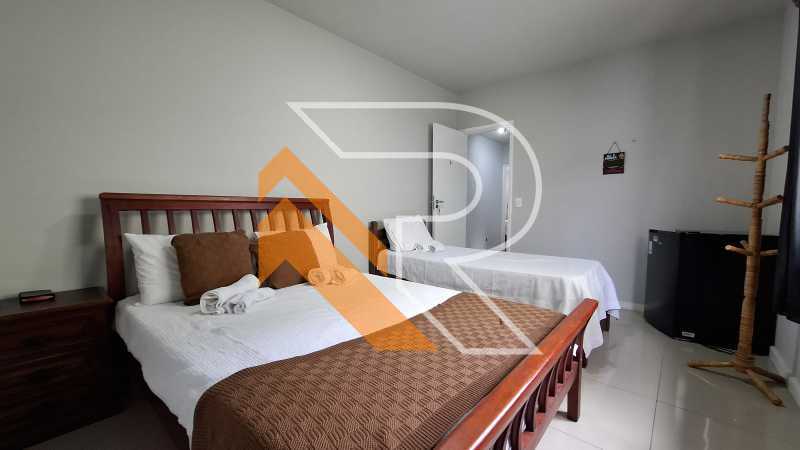 Casa à venda com 6 quartos, 274m² - Foto 18