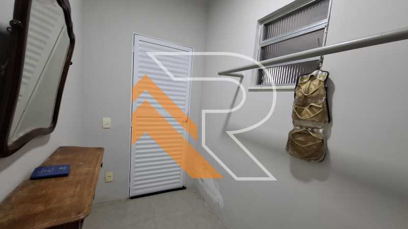 Casa à venda com 6 quartos, 274m² - Foto 28