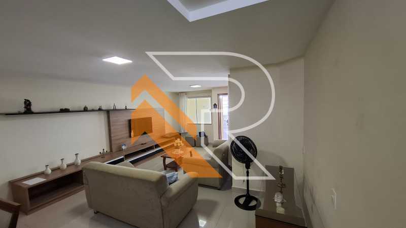 Casa à venda com 3 quartos, 164m² - Foto 4