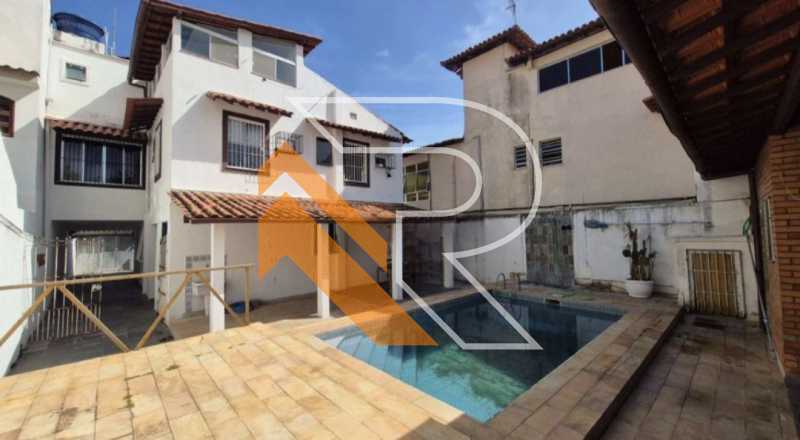 Casa, 5 quartos, 389 m² - Foto 1