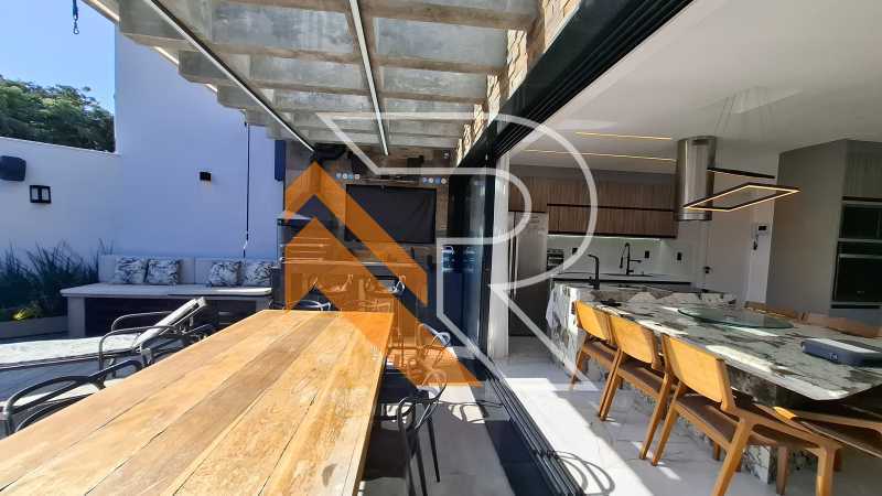 Casa, 3 quartos, 209 m² - Foto 3