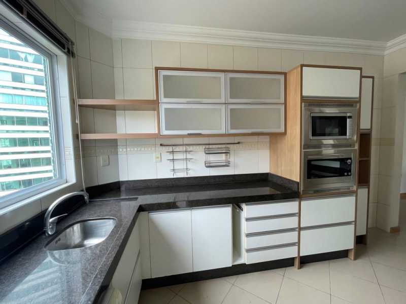 Apartamento à venda com 4 quartos, 145m² - Foto 6