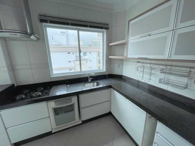 Apartamento à venda com 4 quartos, 145m² - Foto 7