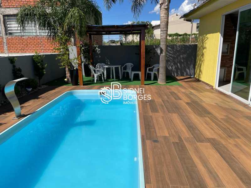 Casa à venda com 3 quartos, 260m² - Foto 2