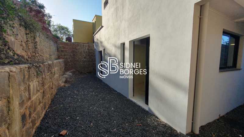 Casa à venda com 2 quartos, 69m² - Foto 12