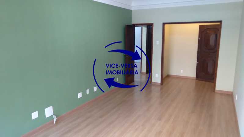 Apartamento à venda com 2 quartos, 114m² - Foto 1