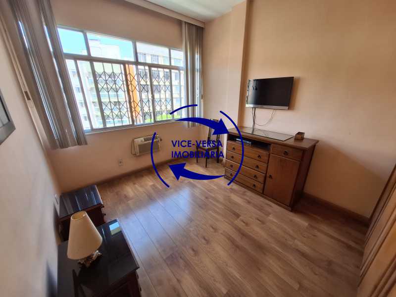 Apartamento à venda com 2 quartos, 76m² - Foto 13