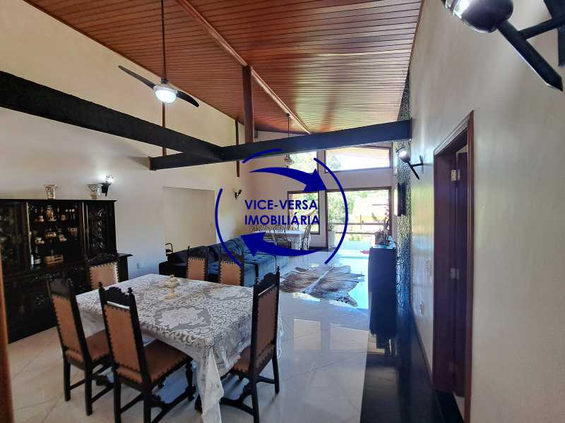 Casa de Condomínio à venda com 5 quartos, 500m² - Foto 2