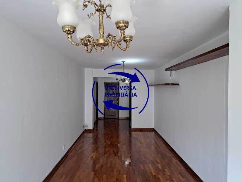 Apartamento para alugar com 3 quartos, 117m² - Foto 1