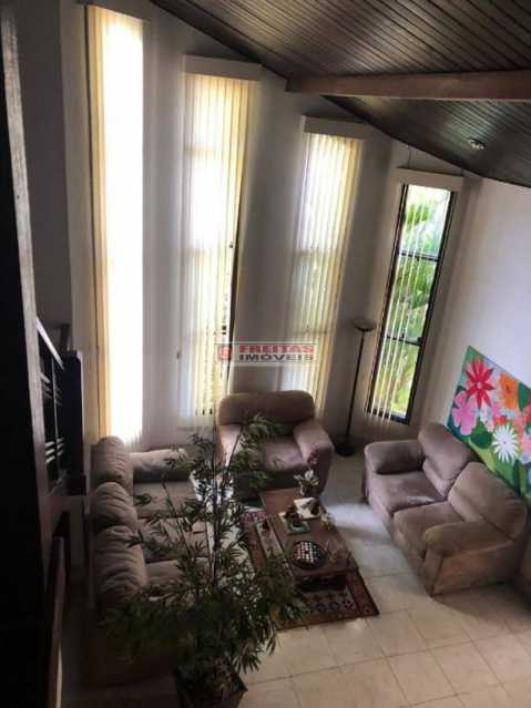 Casa de Condomínio à venda com 5 quartos, 200m² - Foto 4