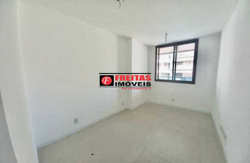 Apartamento à venda com 3 quartos, 107m² - Foto 2