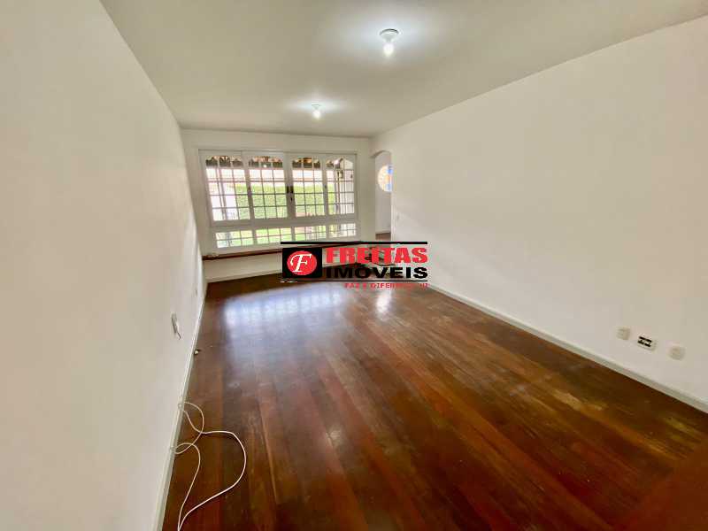 Casa para alugar com 4 quartos, 200m² - Foto 5