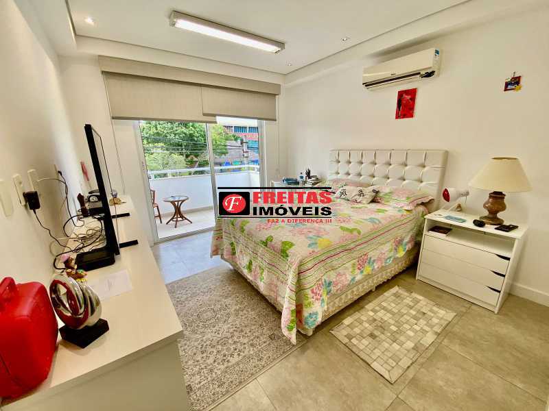 Casa à venda com 7 quartos, 385m² - Foto 13