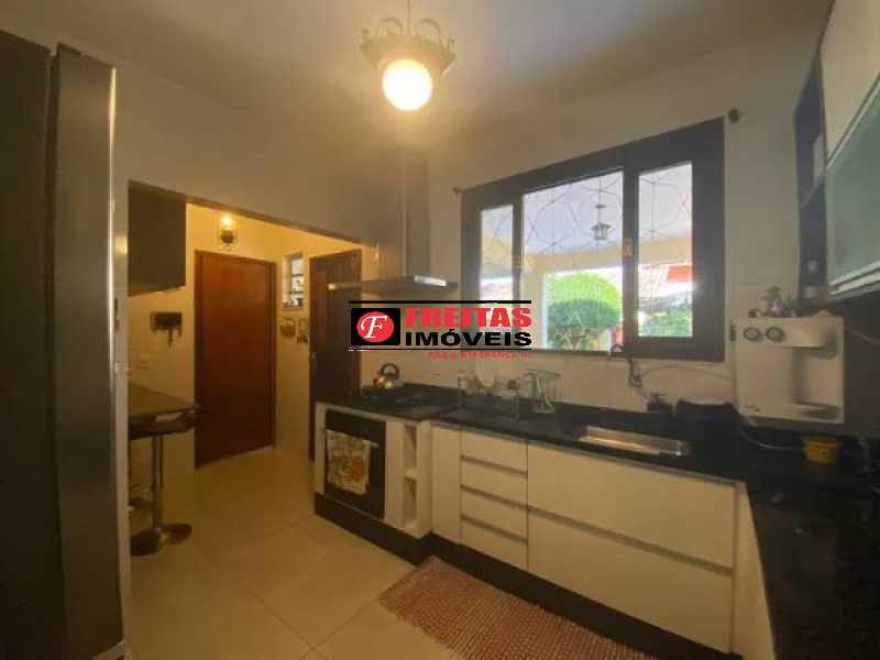 Casa para alugar com 4 quartos, 200m² - Foto 4