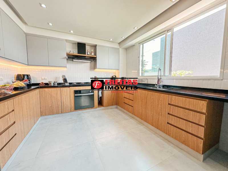 Casa à venda e aluguel com 5 quartos, 561m² - Foto 7
