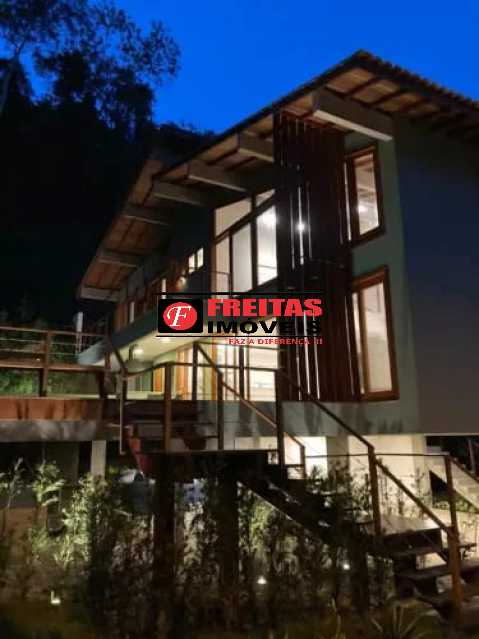 Casa de Condomínio à venda com 3 quartos, 205m² - Foto 1