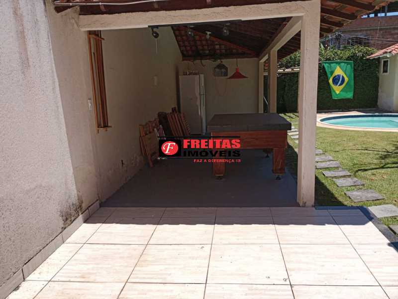 Casa à venda com 3 quartos, 220m² - Foto 2