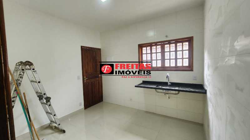 Casa à venda com 2 quartos, 72m² - Foto 9