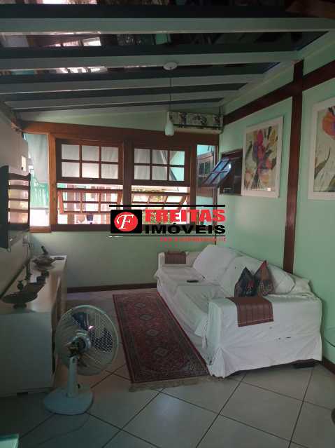 Casa à venda com 5 quartos, 240m² - Foto 25