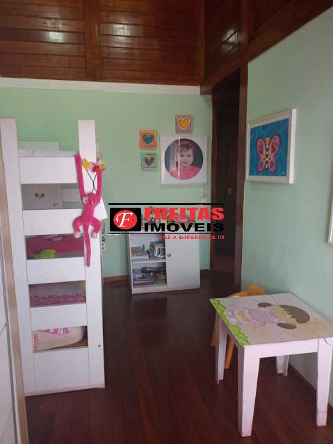 Casa à venda com 5 quartos, 240m² - Foto 27