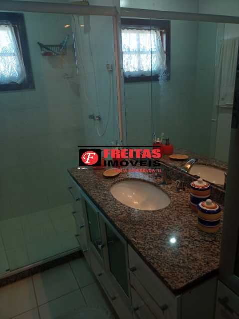 Casa à venda com 5 quartos, 240m² - Foto 30