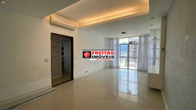 Apartamento à venda com 4 quartos, 131m² - Foto 4