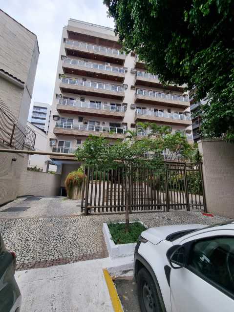 Apartamento à venda com 3 quartos, 138m² - Foto 2