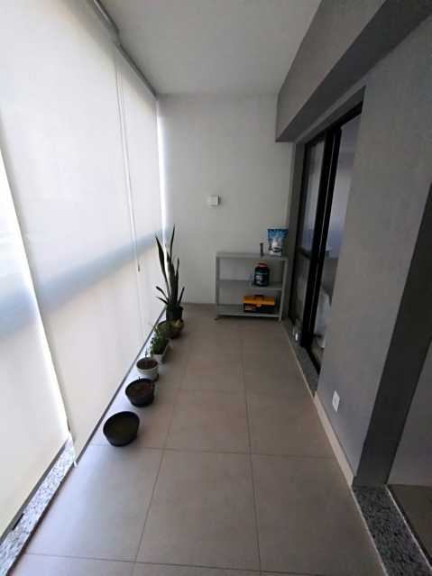 Apartamento à venda com 3 quartos, 75m² - Foto 4