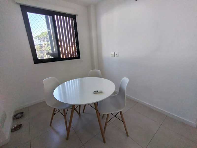 Apartamento à venda com 3 quartos, 75m² - Foto 3